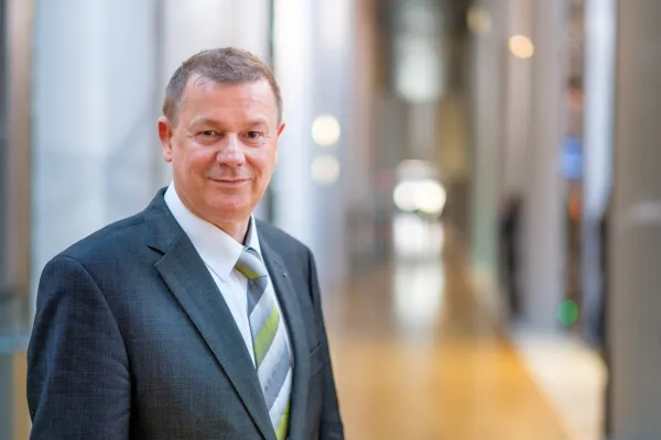 MarkusPieper-portrait-Str-34-cEPPGroupPhoto-MLahousse